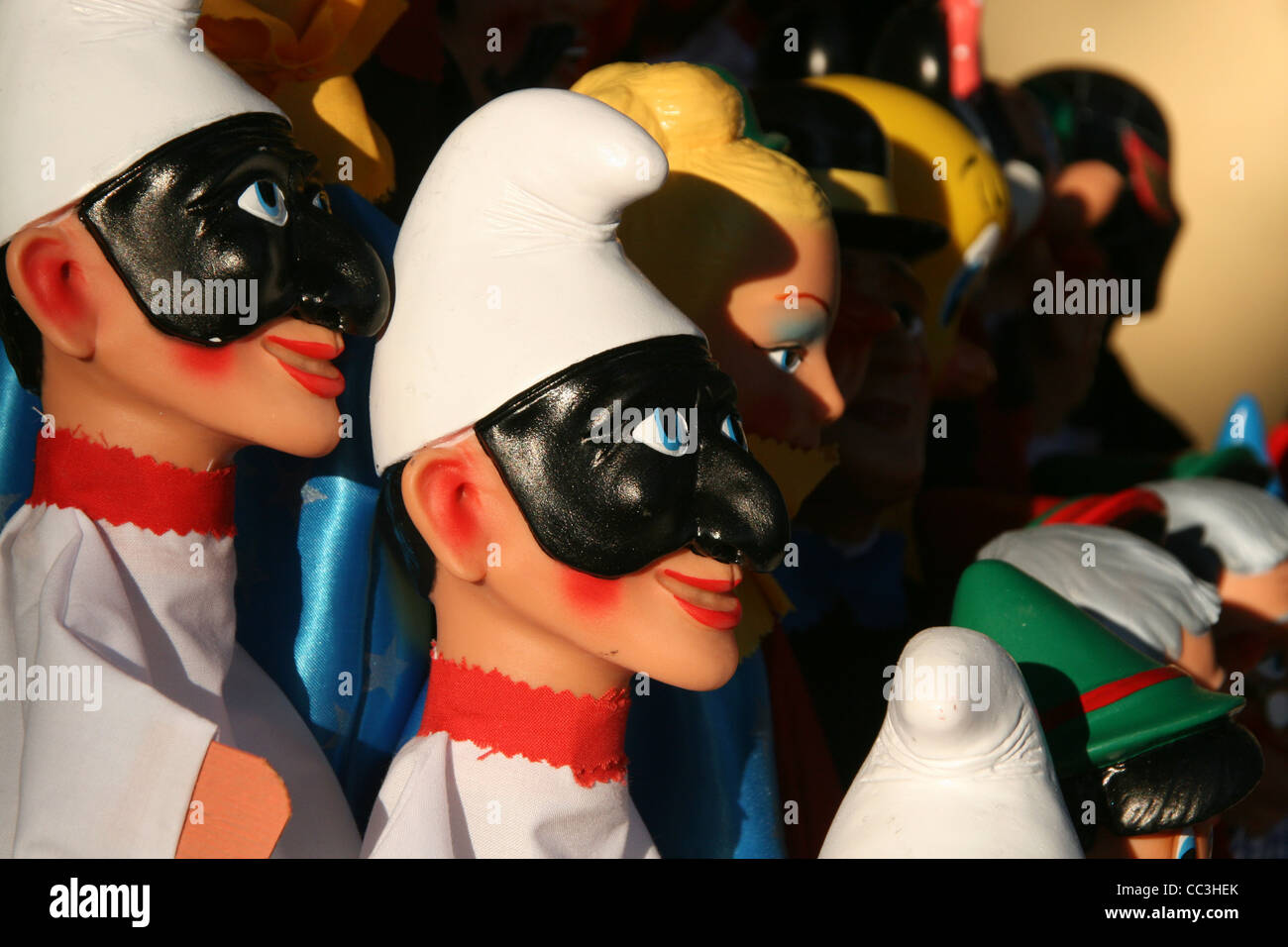 punch and judy type puppets dolls characters on gianicolo hill rome italy Stock Photo Alamy