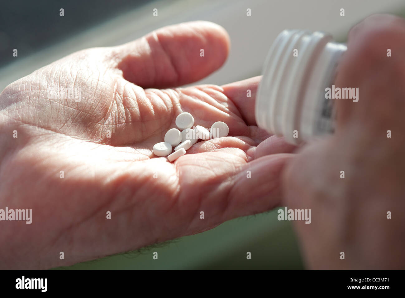 Aspirin tablets hires stock photography and images Alamy
