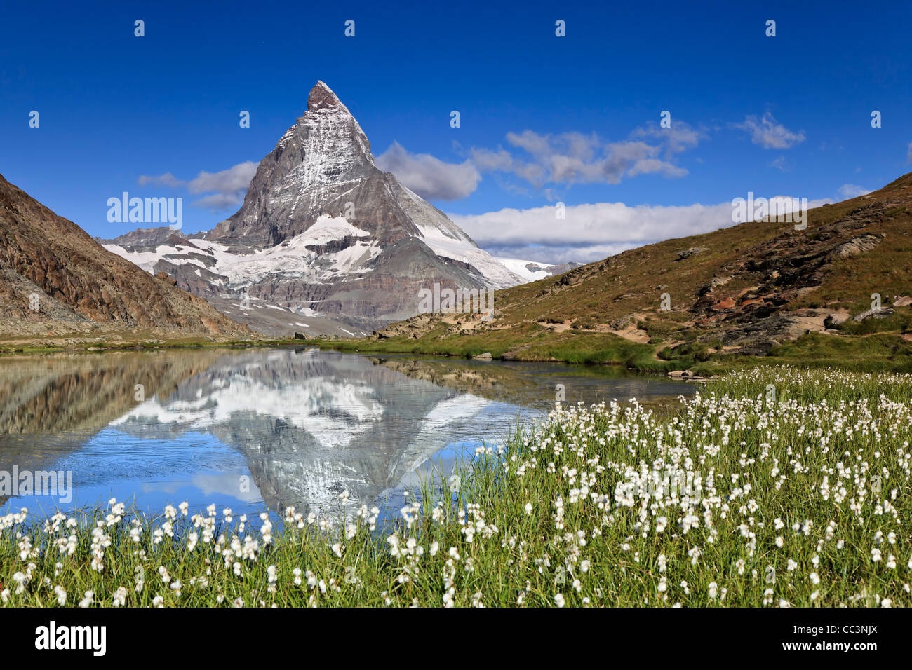 Switzerland, Valais, Zermatt, Matterhorn (Cervin) Peak and Riffel Lake Stock Photo