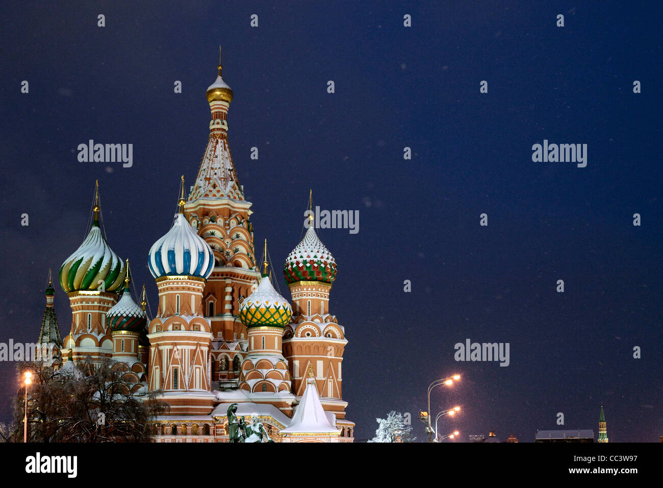 Saint basil's cathedral snow hi-res stock photography and images - Alamy