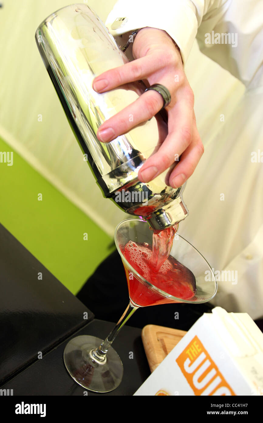 Making A Cocktail Stock Photo - Alamy