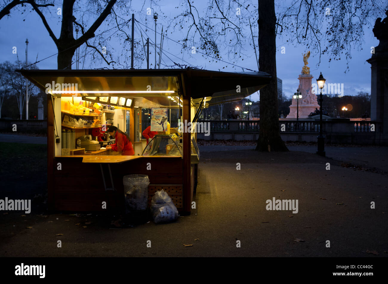 Cafe / Takeaway / Fast food counter near Buckingham Palace. Stock Photo