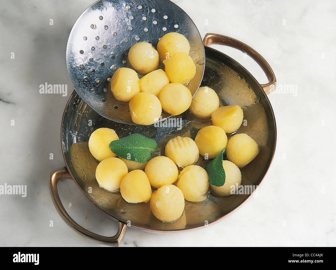 Cooking: Potato Preparation 7 Stock Photo - Alamy