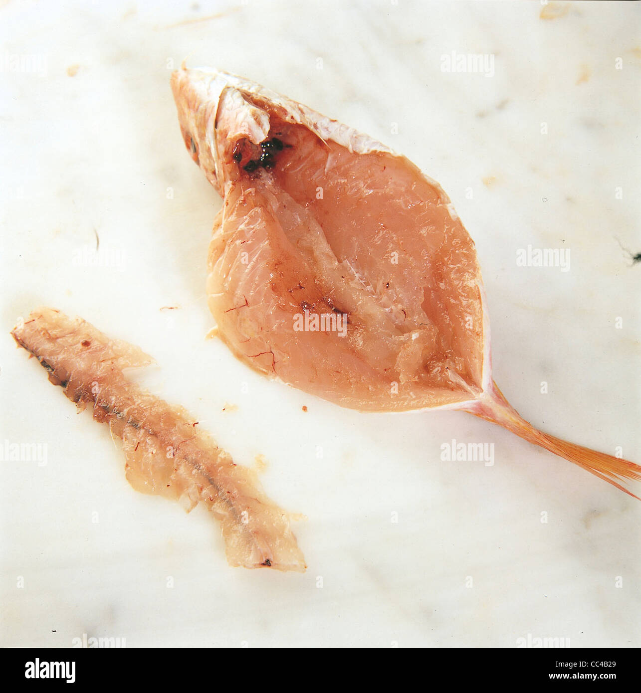 Cuisine: How To Clean And Fillet The Fish (6 Stock Photo - Alamy