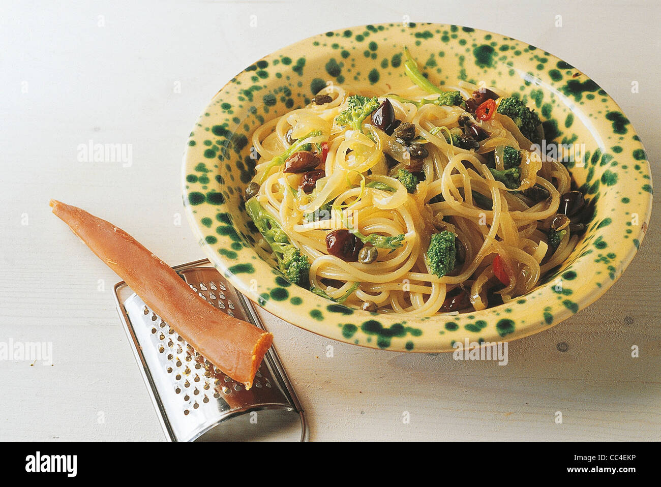 Kitchen: The Spaghetti Turnip Greens With Onion Sauce To Botargo (4 Stock Photo