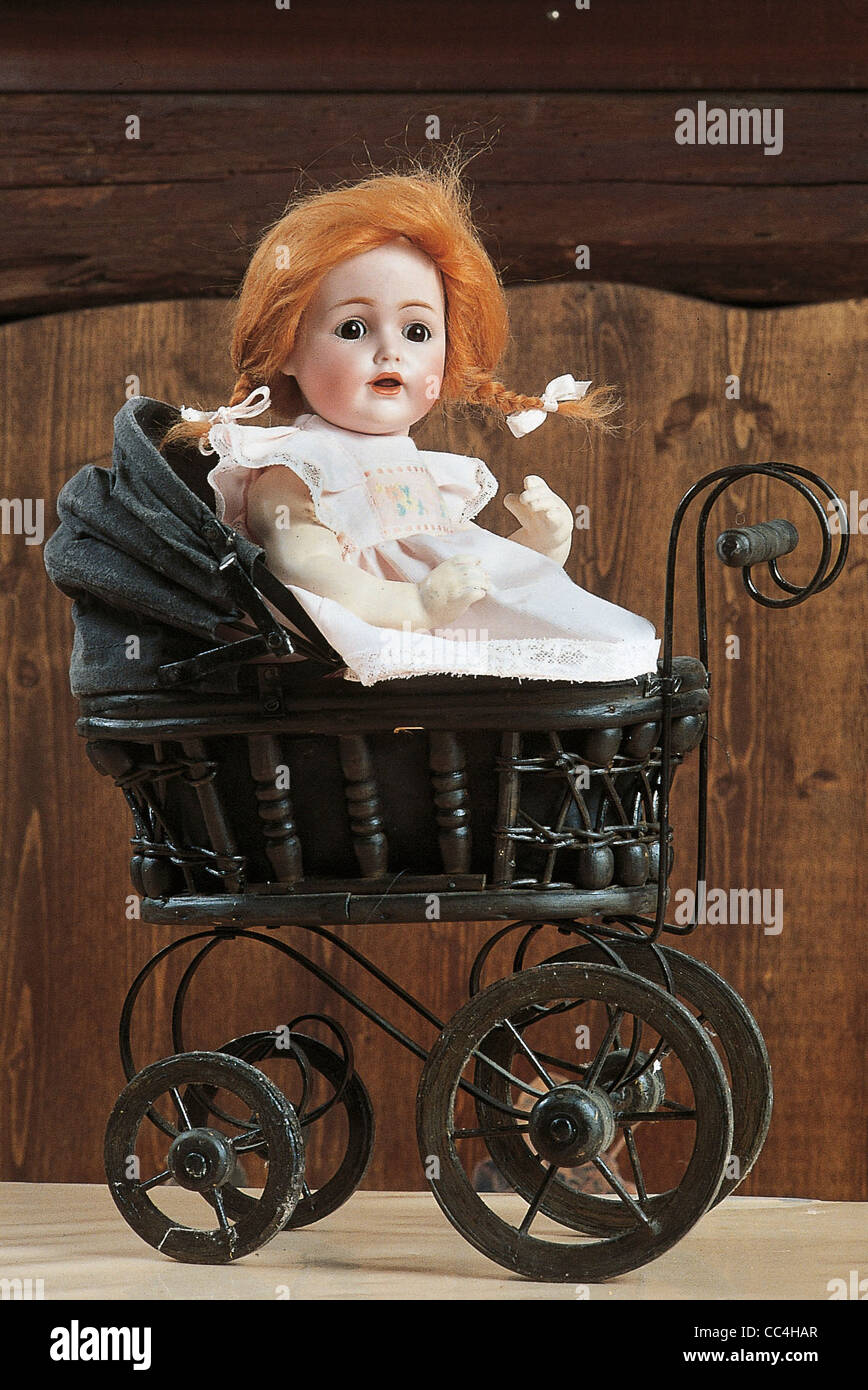 dolls and collectibles