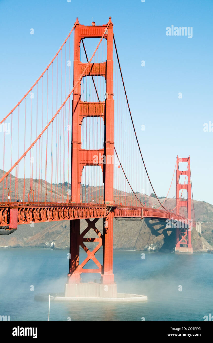 Golden Gate Bridge on a sunny day with a clear view in San Francisco ...