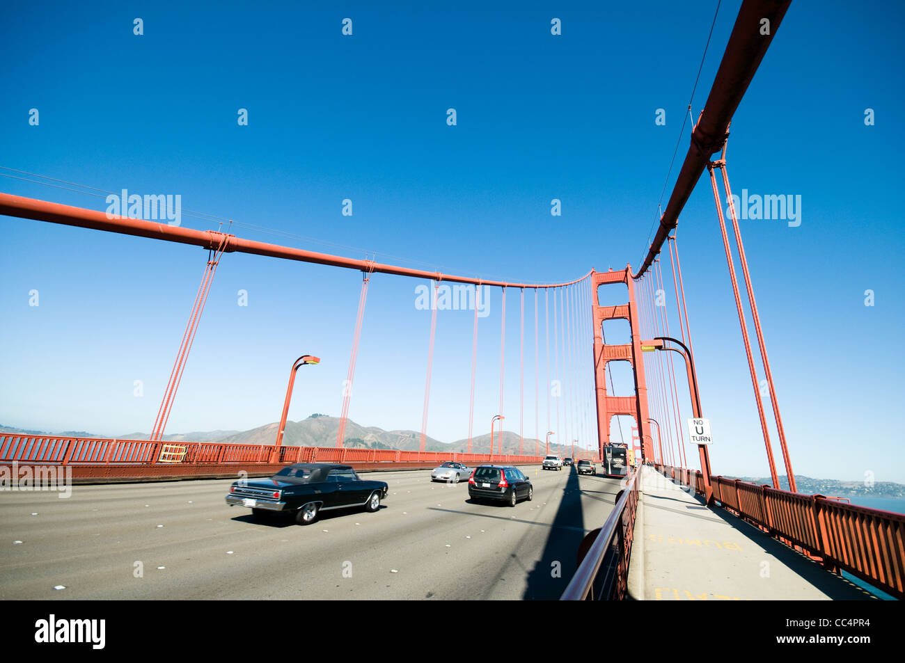 Golden Gate Bridge on a sunny day with a clear view in San Francisco ...