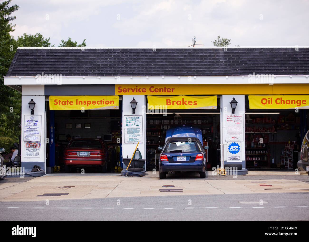 Auto repair garage - USA Stock Photo