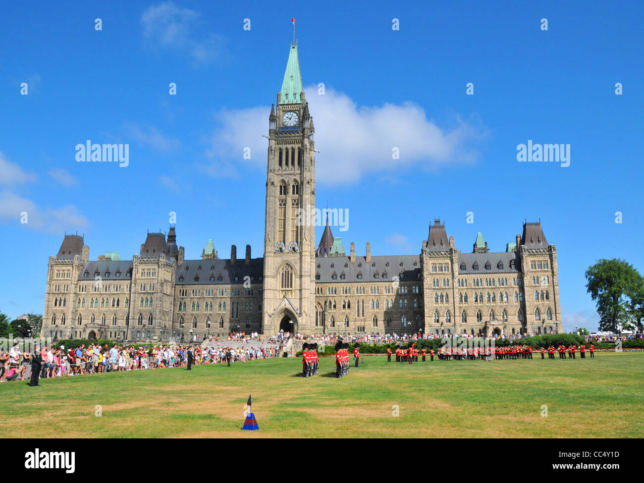 Centre Block and Peace Tower, Parliament Hill, Ottawa changing the guard ceremony Stock Photo