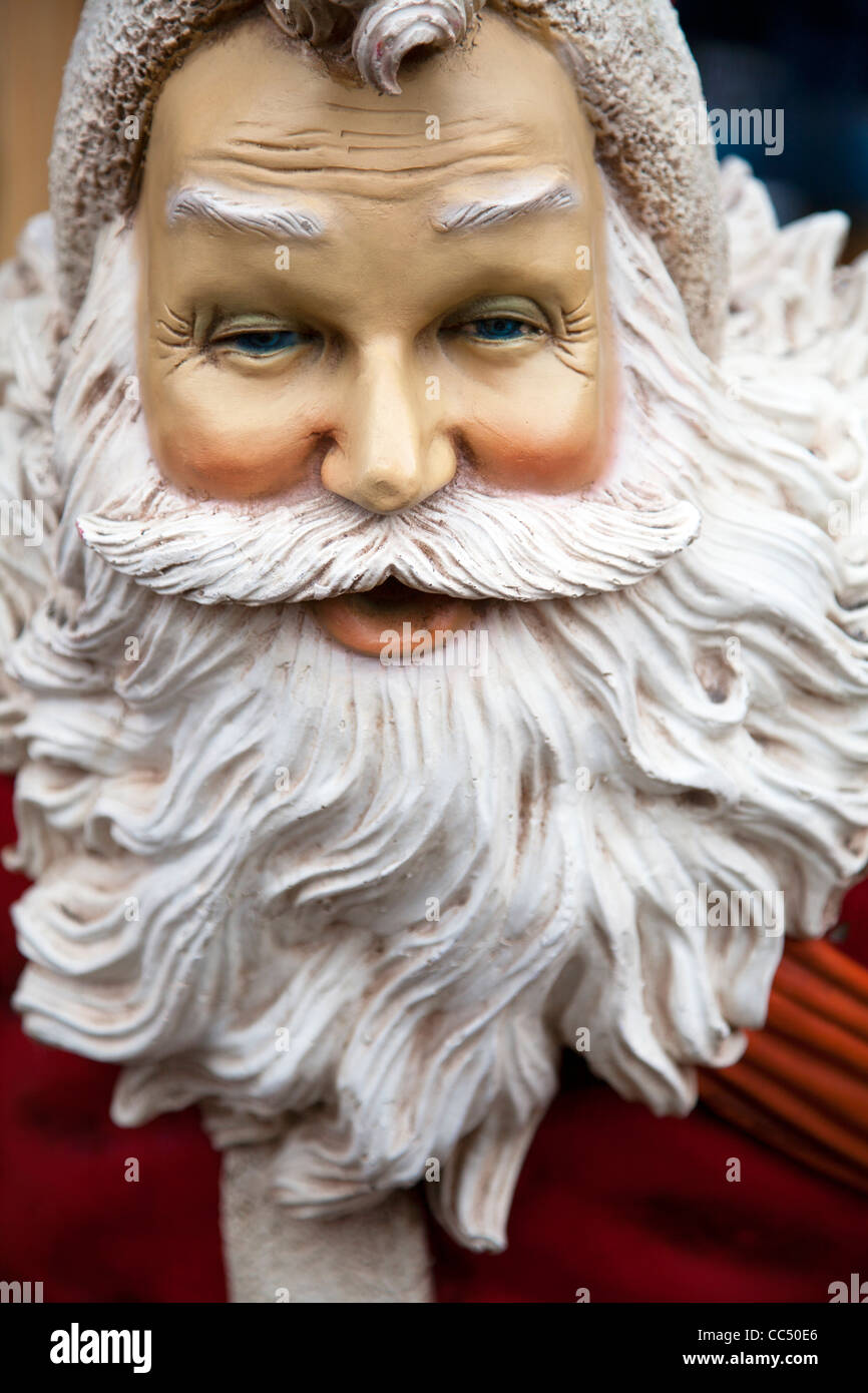 Santa claus mannequin hi-res stock photography and images - Alamy