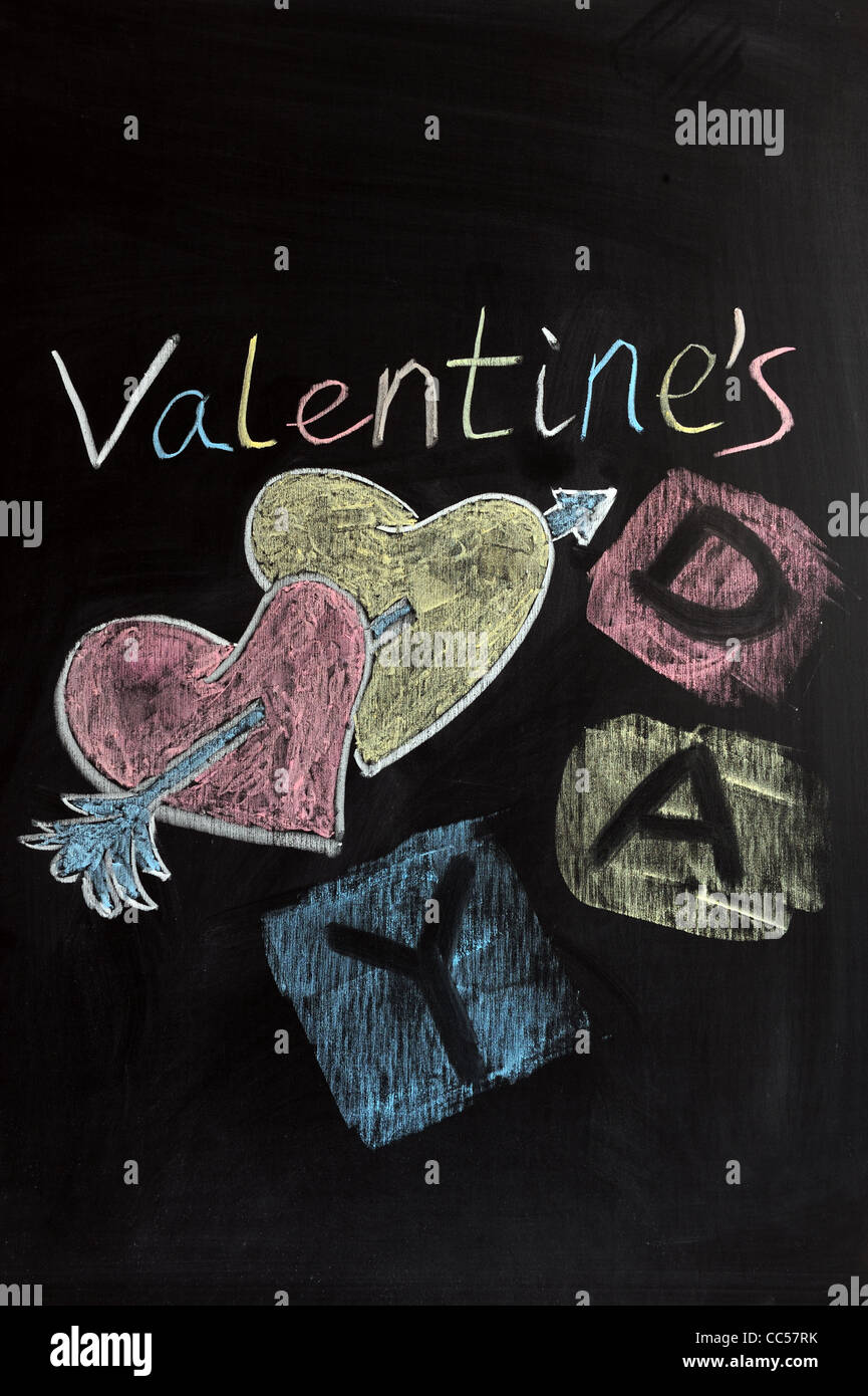 Happy Valentines Day Lettering On Chalkboard Stock Illustration - Download  Image Now - Calligraphy, Chalk Drawing, Chalkboard - Visual Aid - iStock