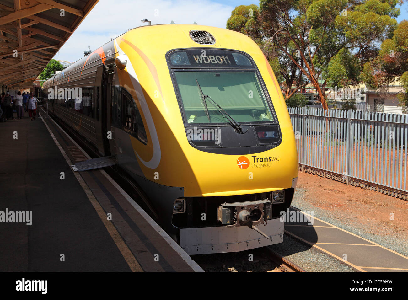 The Prospector passenger train stands at Kalgoorlie Railway Station in Western Australia Stock ...