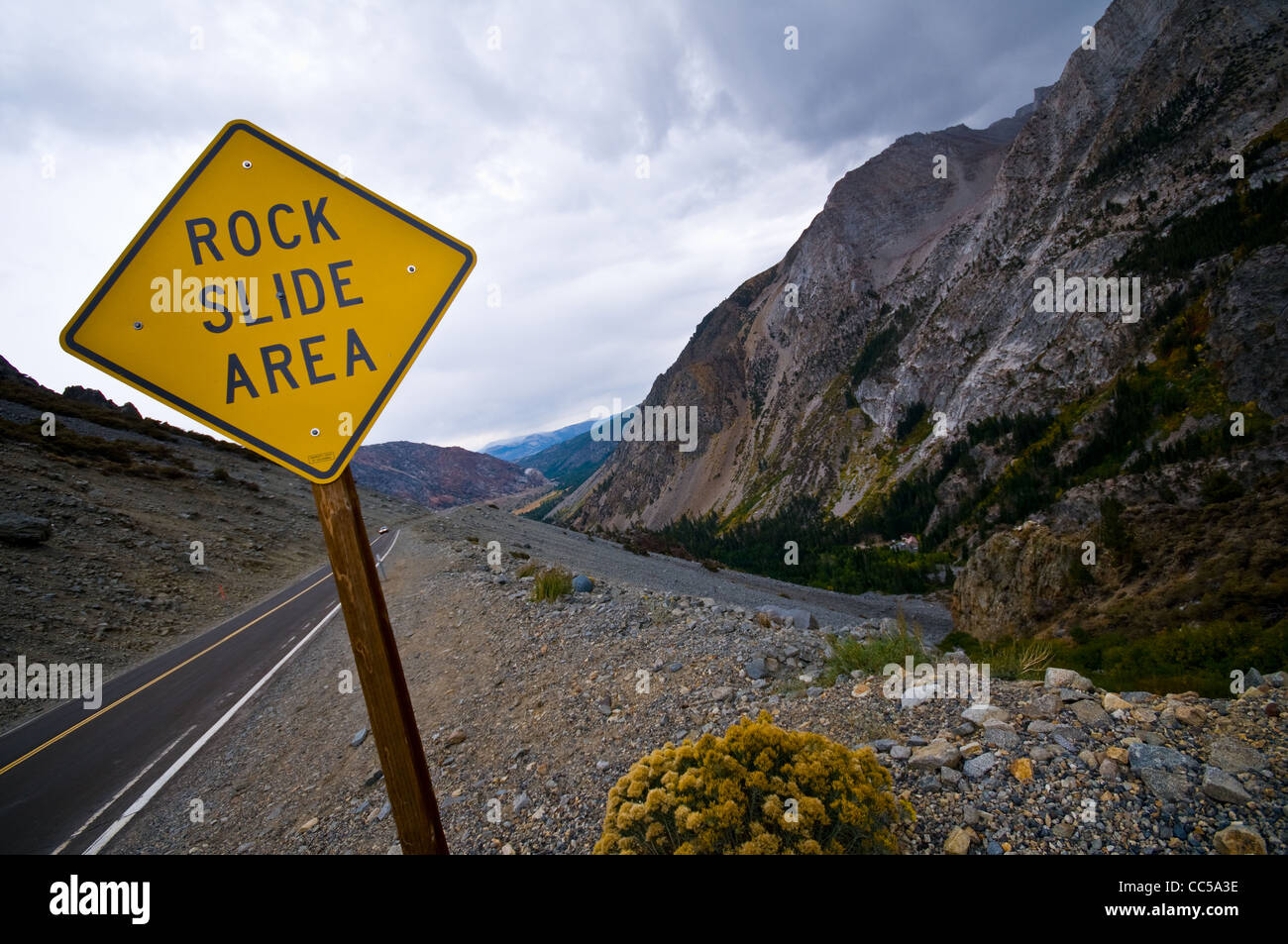 Rock slide area warning sign hires stock photography and images Alamy