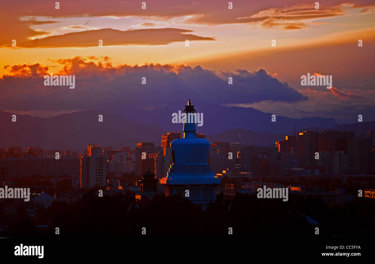 Dramatic sunset in Beijing, China Stock Photo