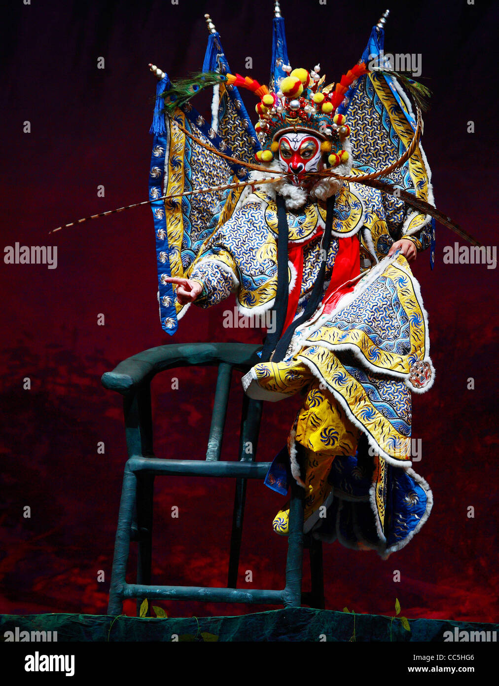 Peking opera actor performing Sun Wukong, Beijing, China Stock Photo