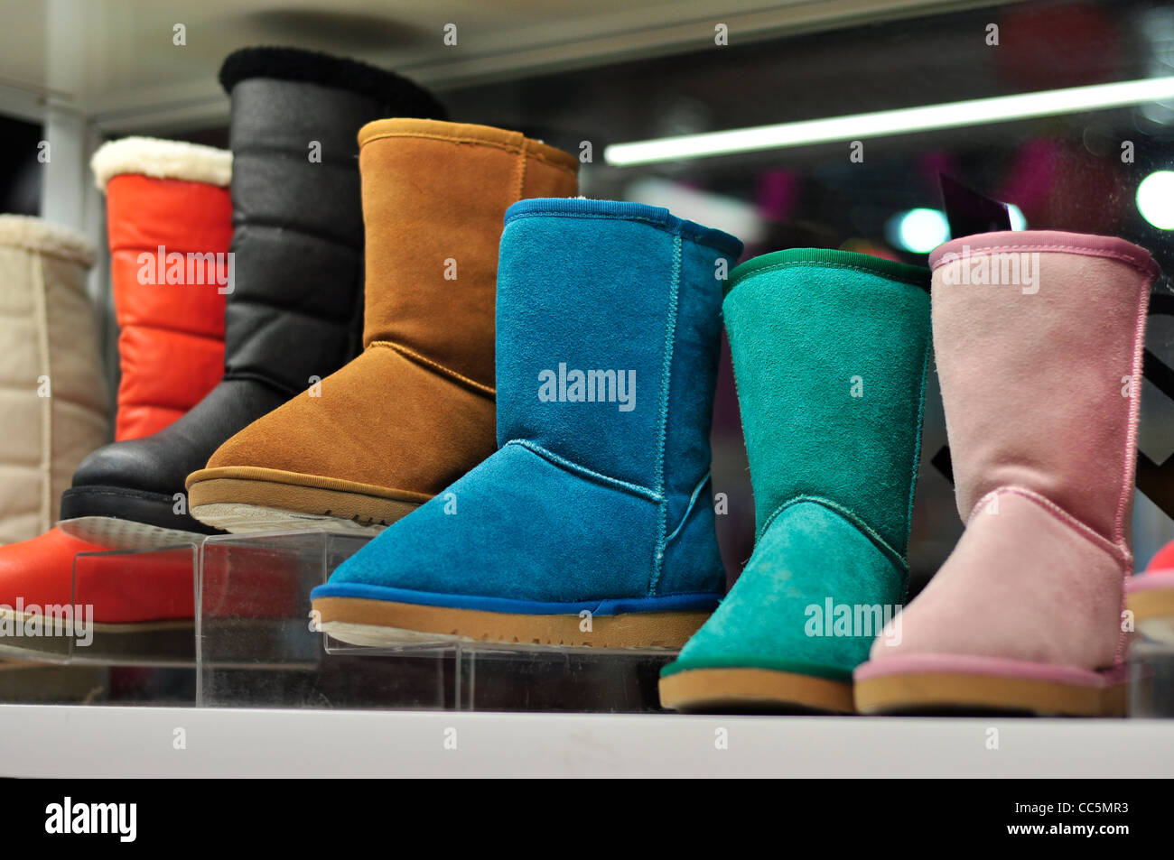 Shoe store display hi-res stock photography and images - Alamy