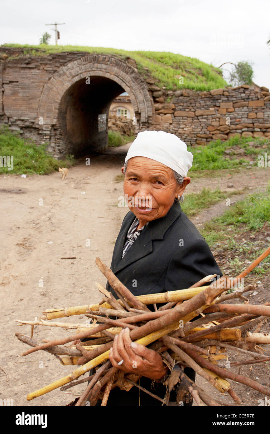 Elderly Hui woman, Boluo Ancient Town, Yulin, Shaanxi , China Stock Photo