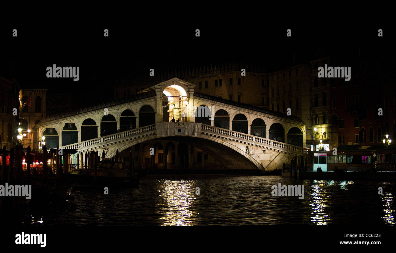 Rialto Bridge at Night Stock Photo - Alamy