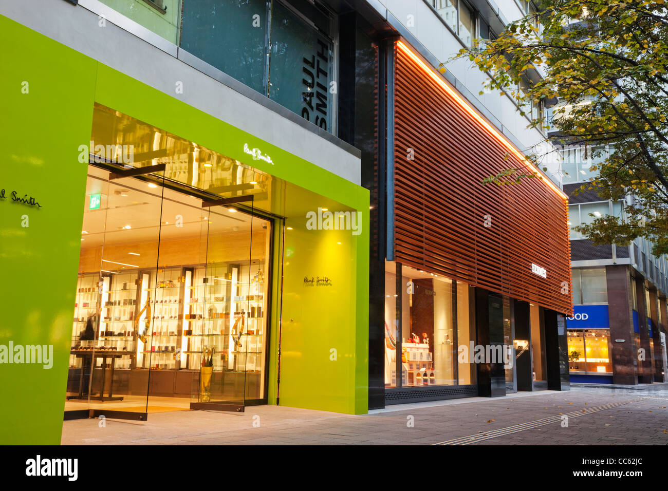 Japan Tokyo Marunouchi Marunouchi Naka Dori Street Paul Smith Store Stock Photo Alamy Japan Tokyo Marunouchi Marunouchi Naka Dori Street Paul Smith Store Stock Photo Alamy
