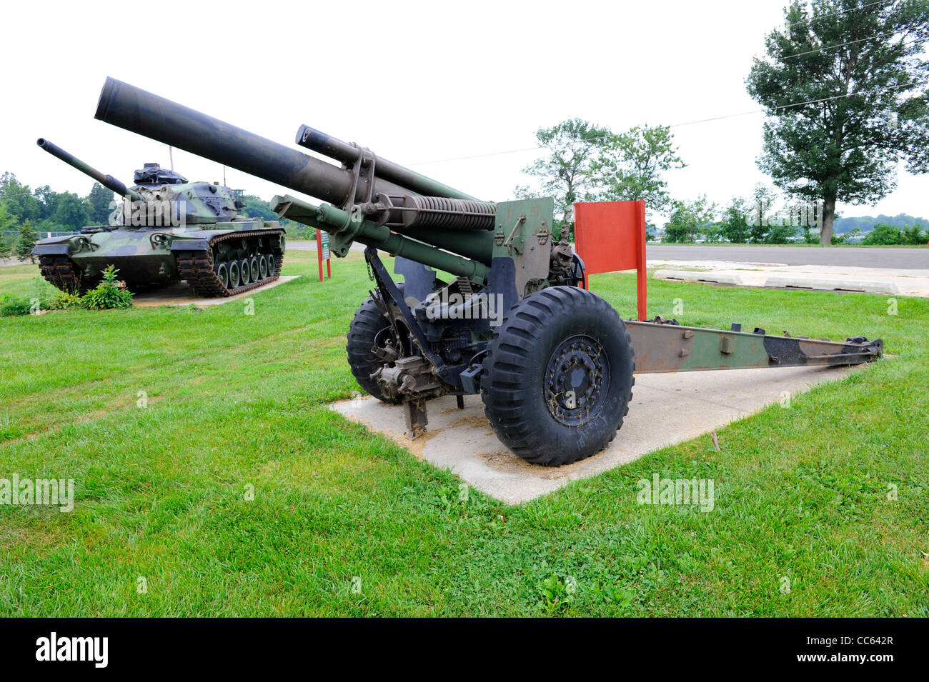 155 mm Howitzer artillery gun and M60A3 tank Stock Photo