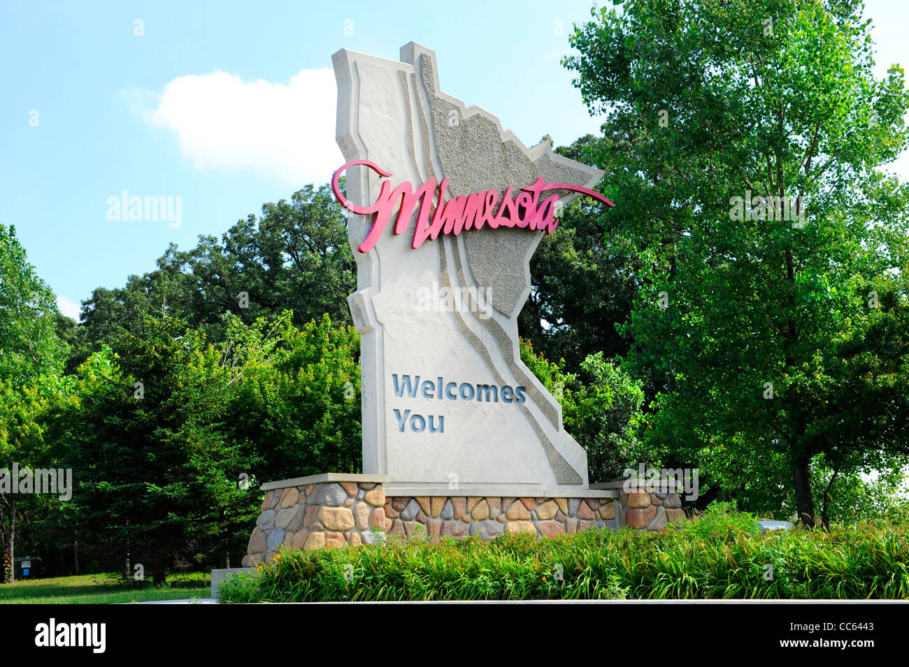 Minnesota state welcome sign on interstate 35 from Iowa Stock Photo