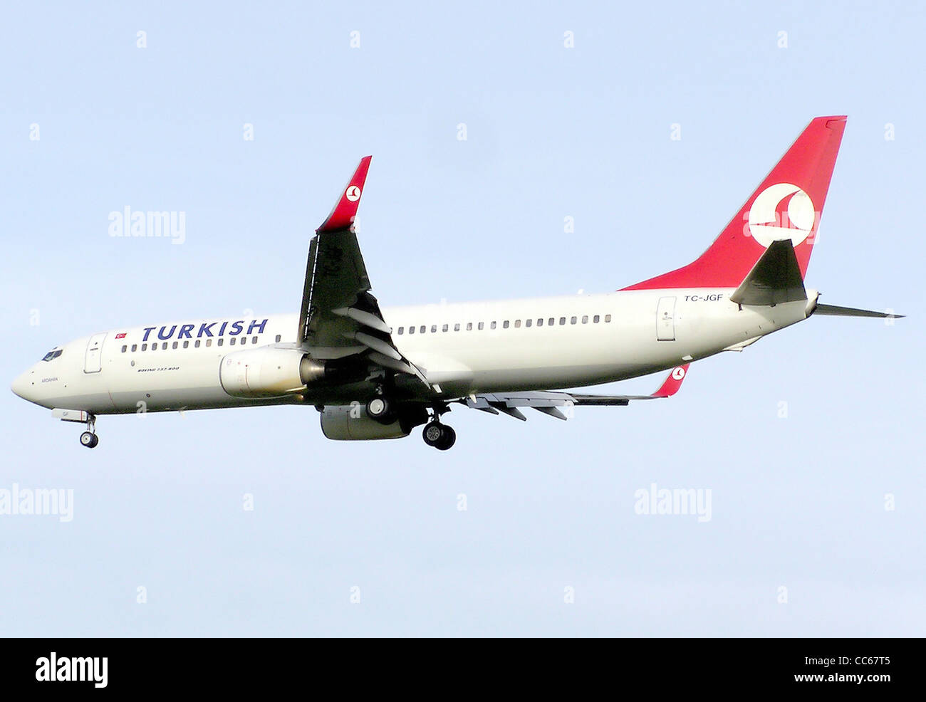Turkish boeing 737 800 tc jgf landing at london heathrow airport 