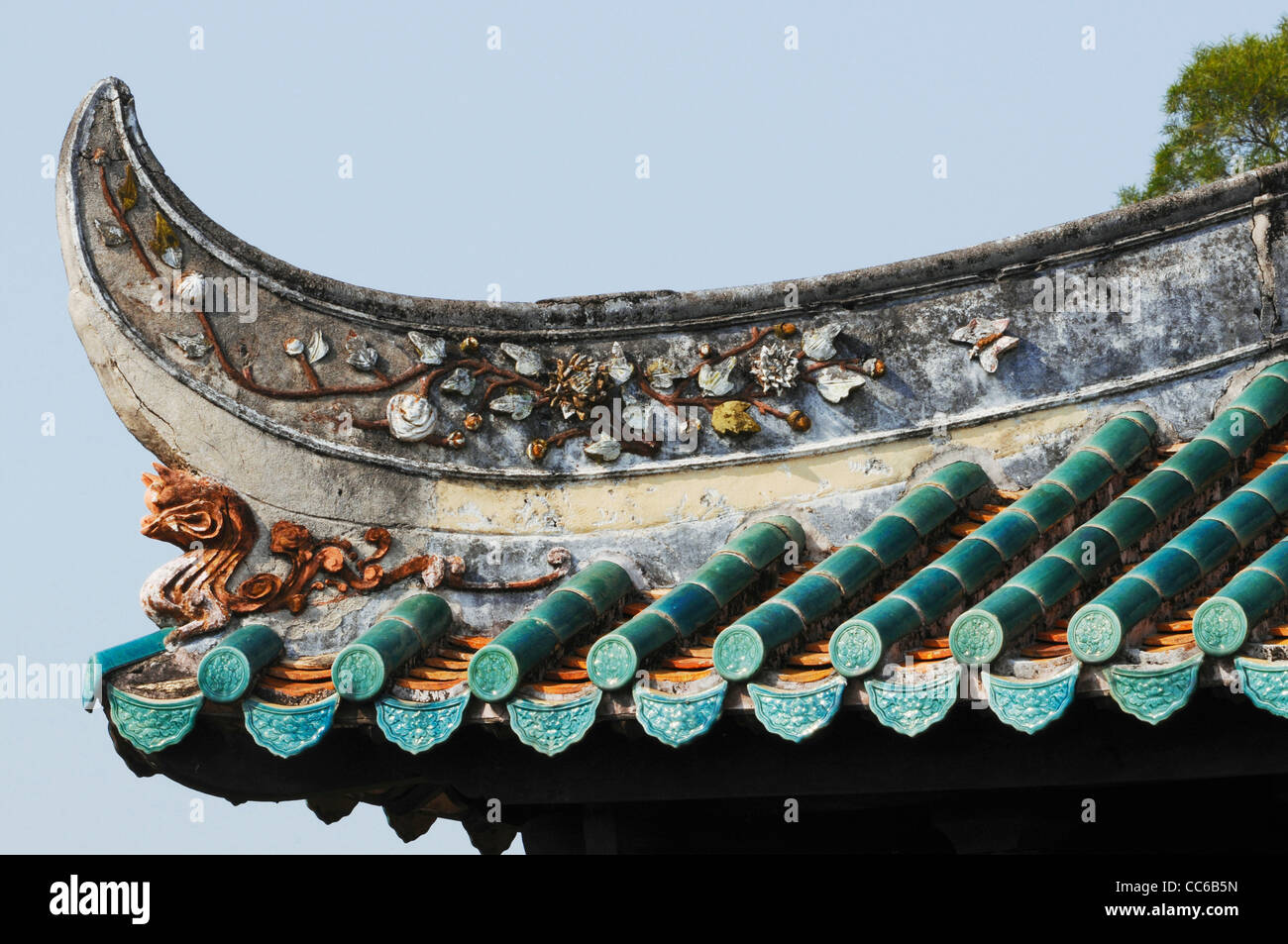 Decorated cornice of Zhenwu Pavillon, Yulin, Guangxi , China Stock Photo