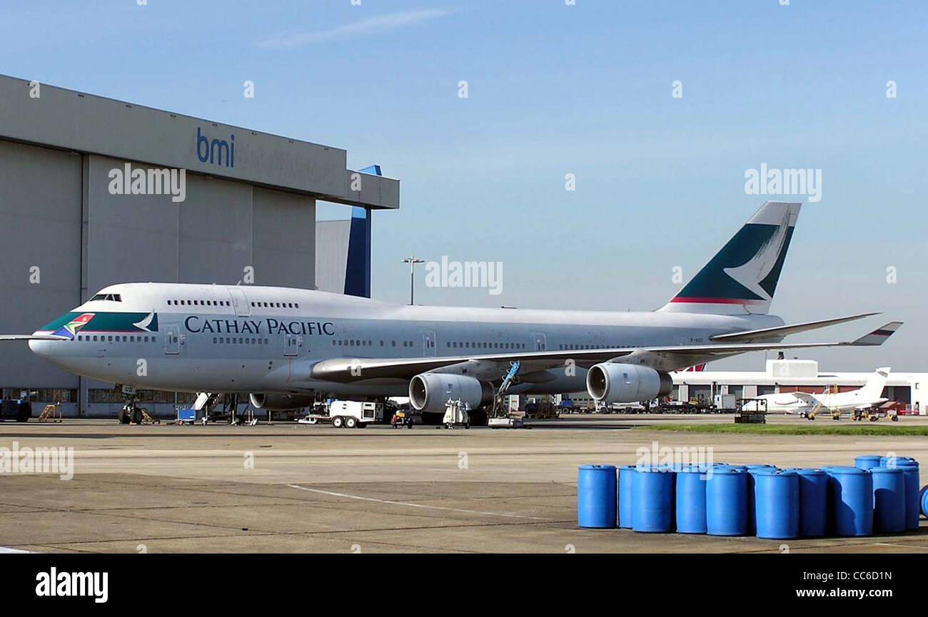 Cathay Pacific Boeing 747-400 (B-HUD) in the maintenance area at London (Heathrow) Airport, England. Stock Photo