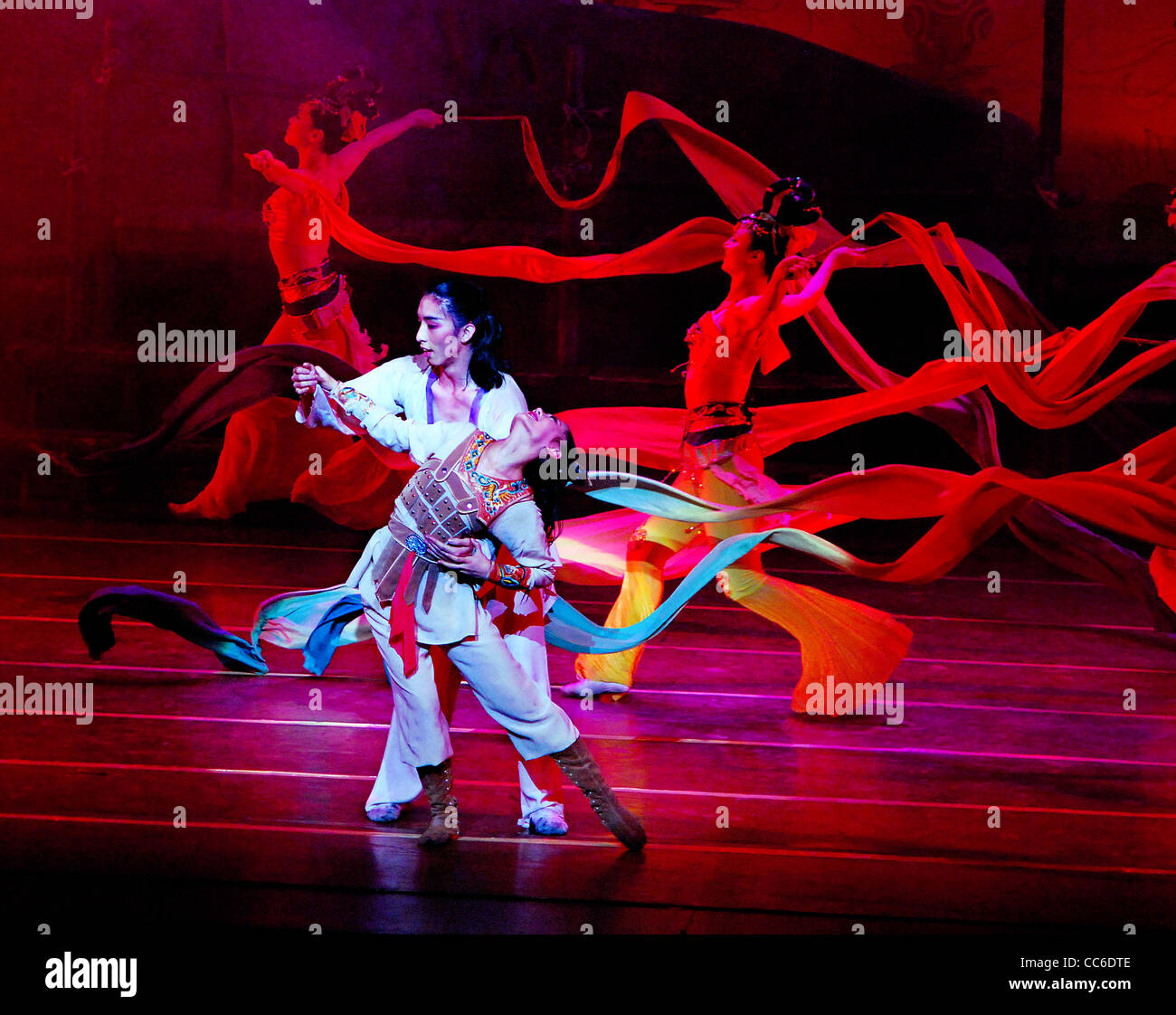 Traditional dance performance, Beijing, China Stock Photo - Alamy