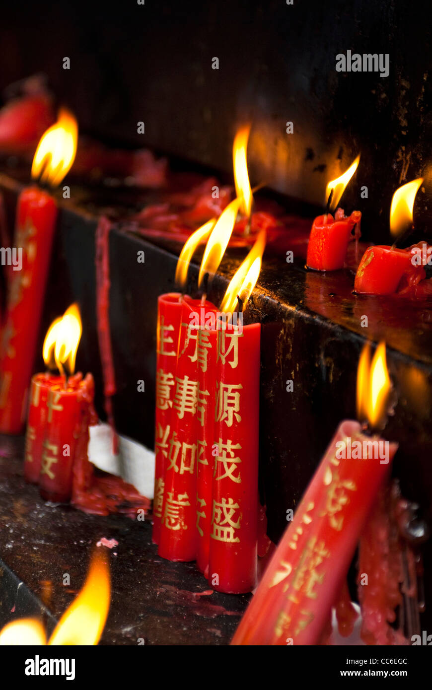 Pray at temple hires stock photography and images Alamy