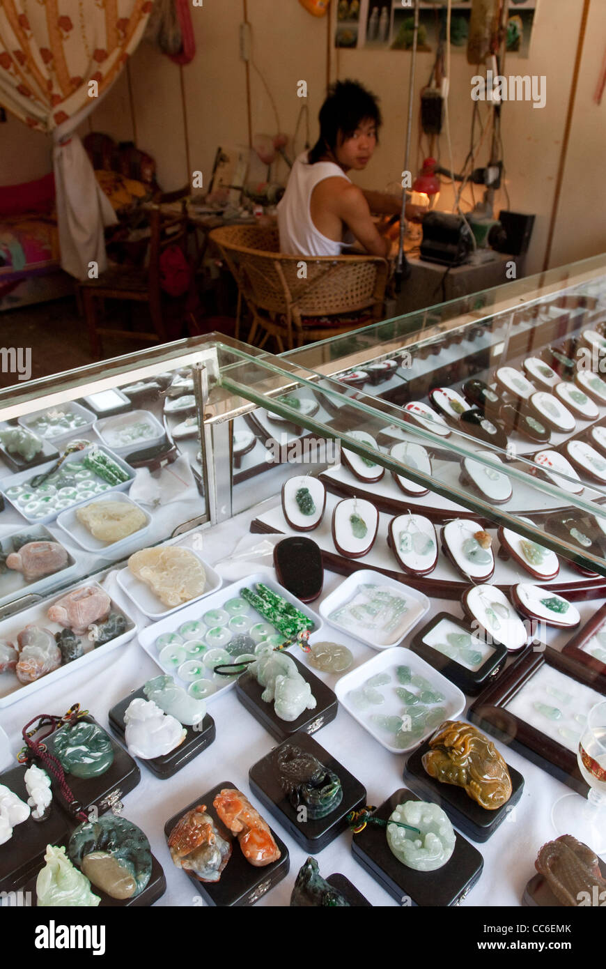 Jade Processing selling jade, Tengchong, Baoshan, Yunnan