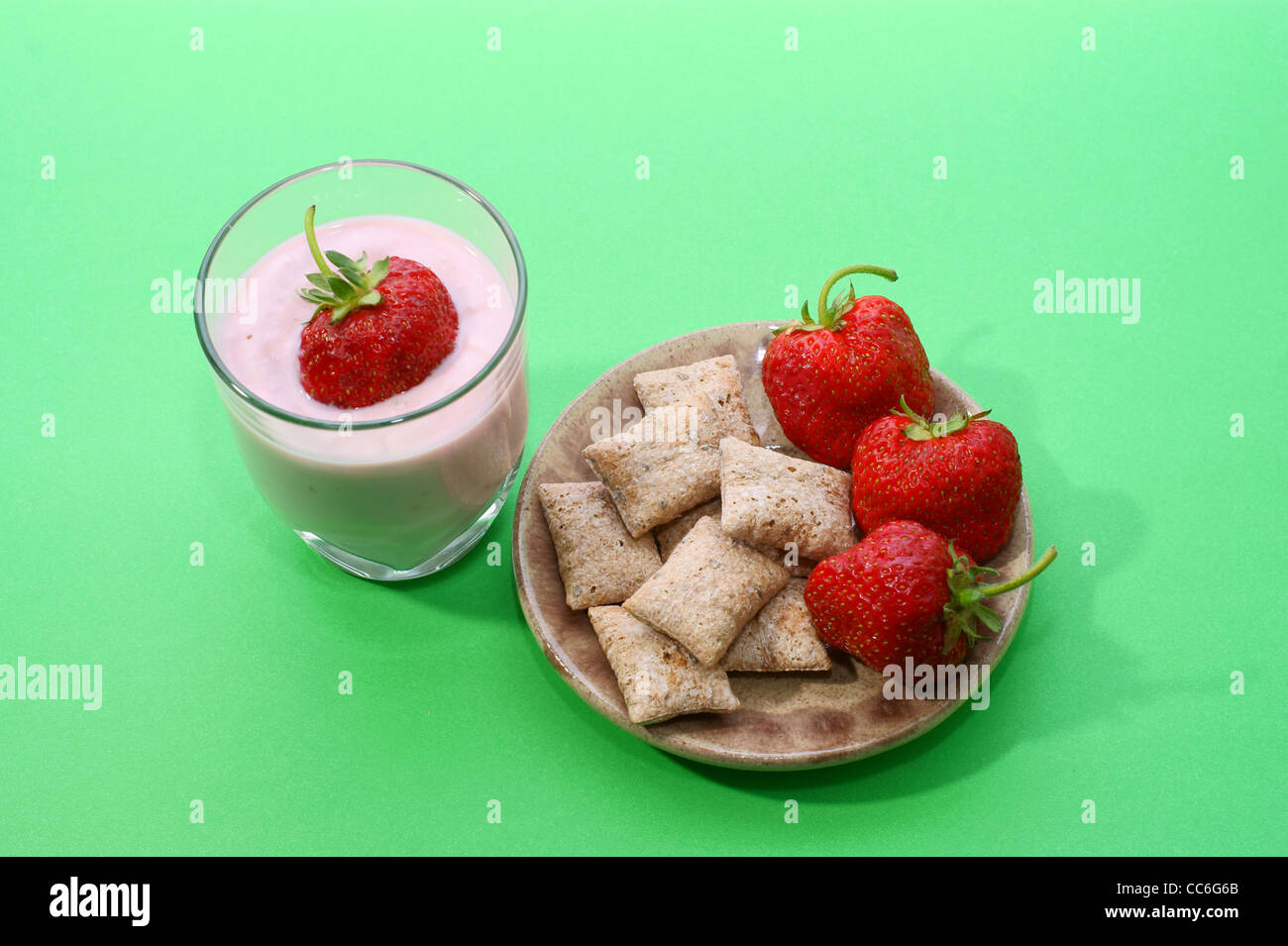 breakfast - yogurt strawberry Stock Photo - Alamy