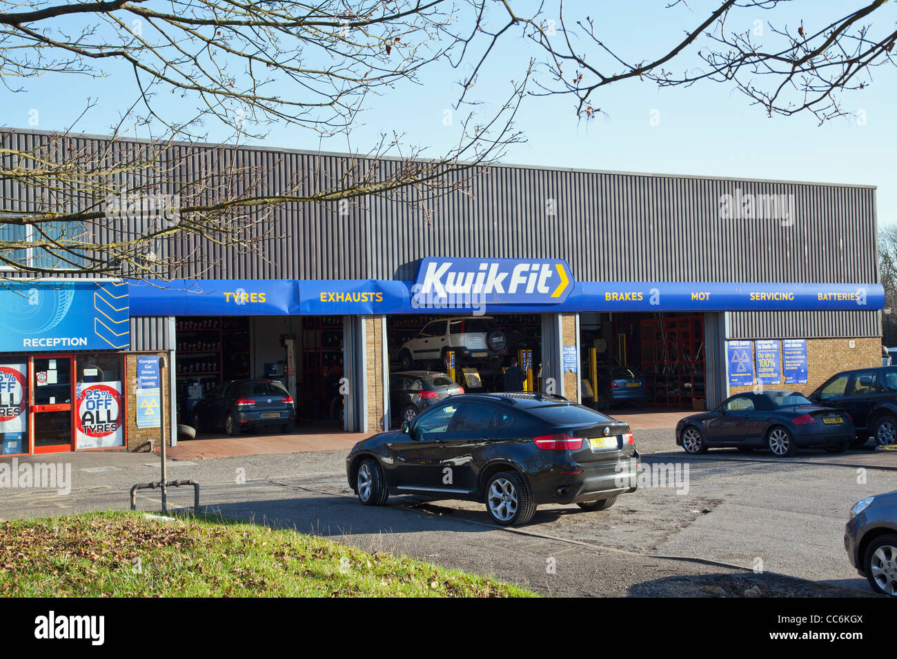 Kwik fit hires stock photography and images Alamy