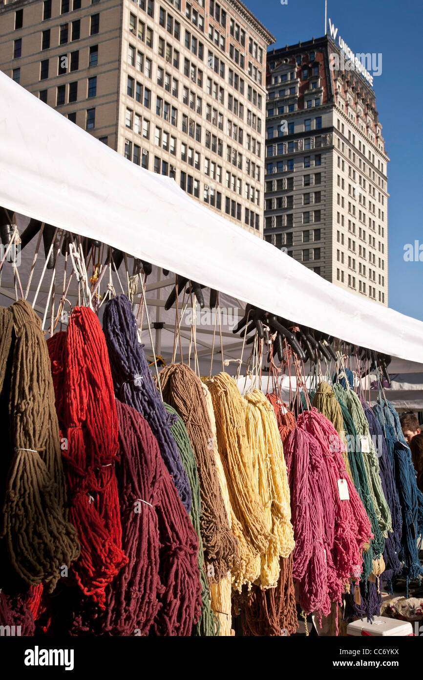 Wool Yarn, Union Square Farmers' Market, NYC Stock Photo Alamy