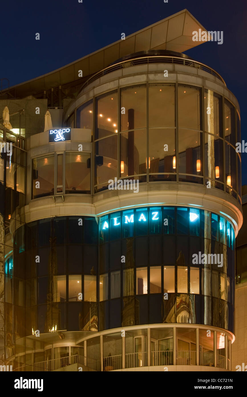 Österreich, Wien, Stephansplatz, Onyx-Bar im Anfang der neunziger Jahre vom Architekten Hans Hollein entworfenen Haas-Hauses Stock Photo