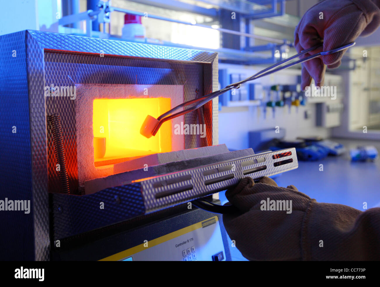 High temperature melting oven, for use in science laboratory's. To heat up samples from chemical experiments up to 1000°C. Stock Photo