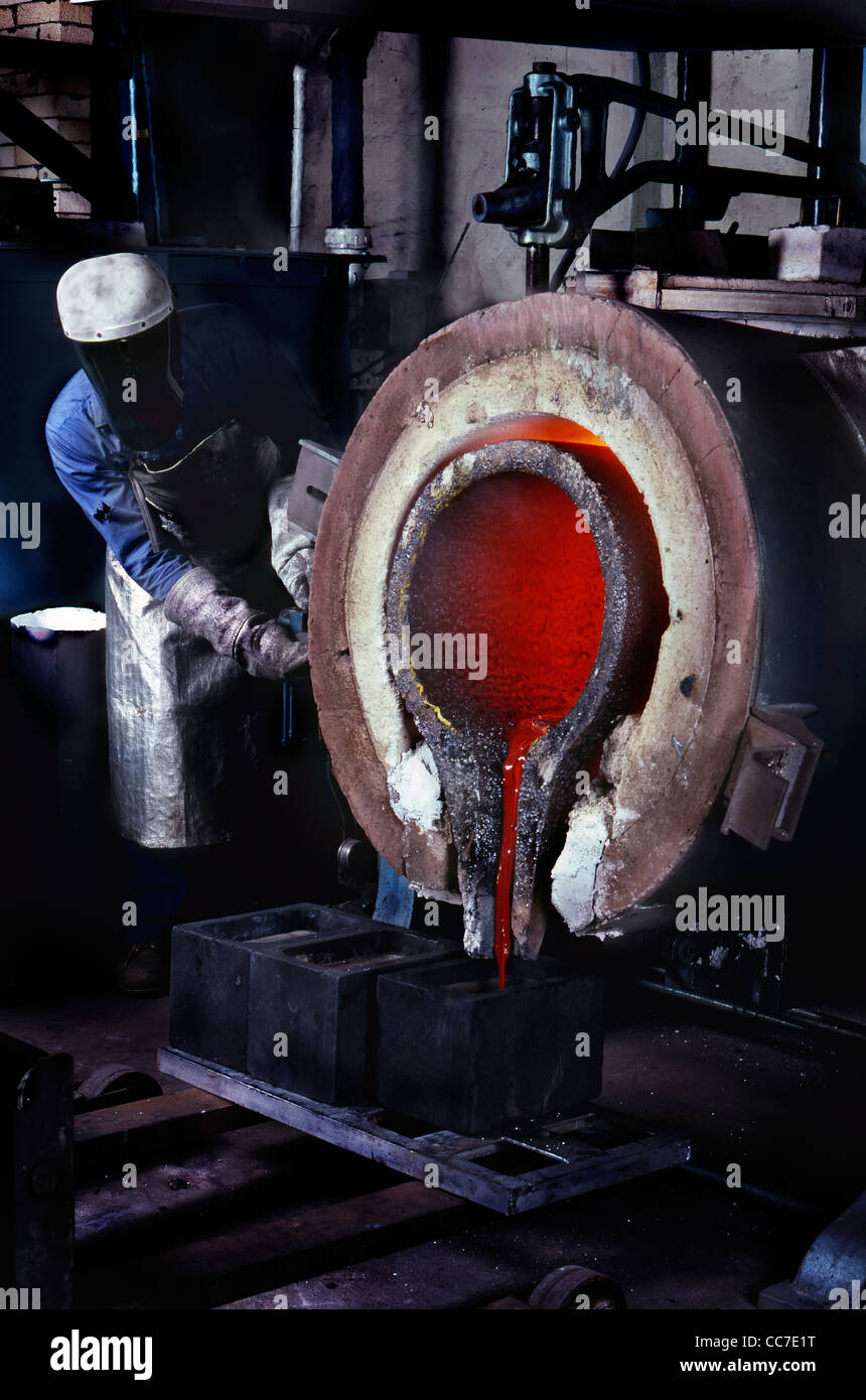 Gold ingot pour hires stock photography and images Alamy