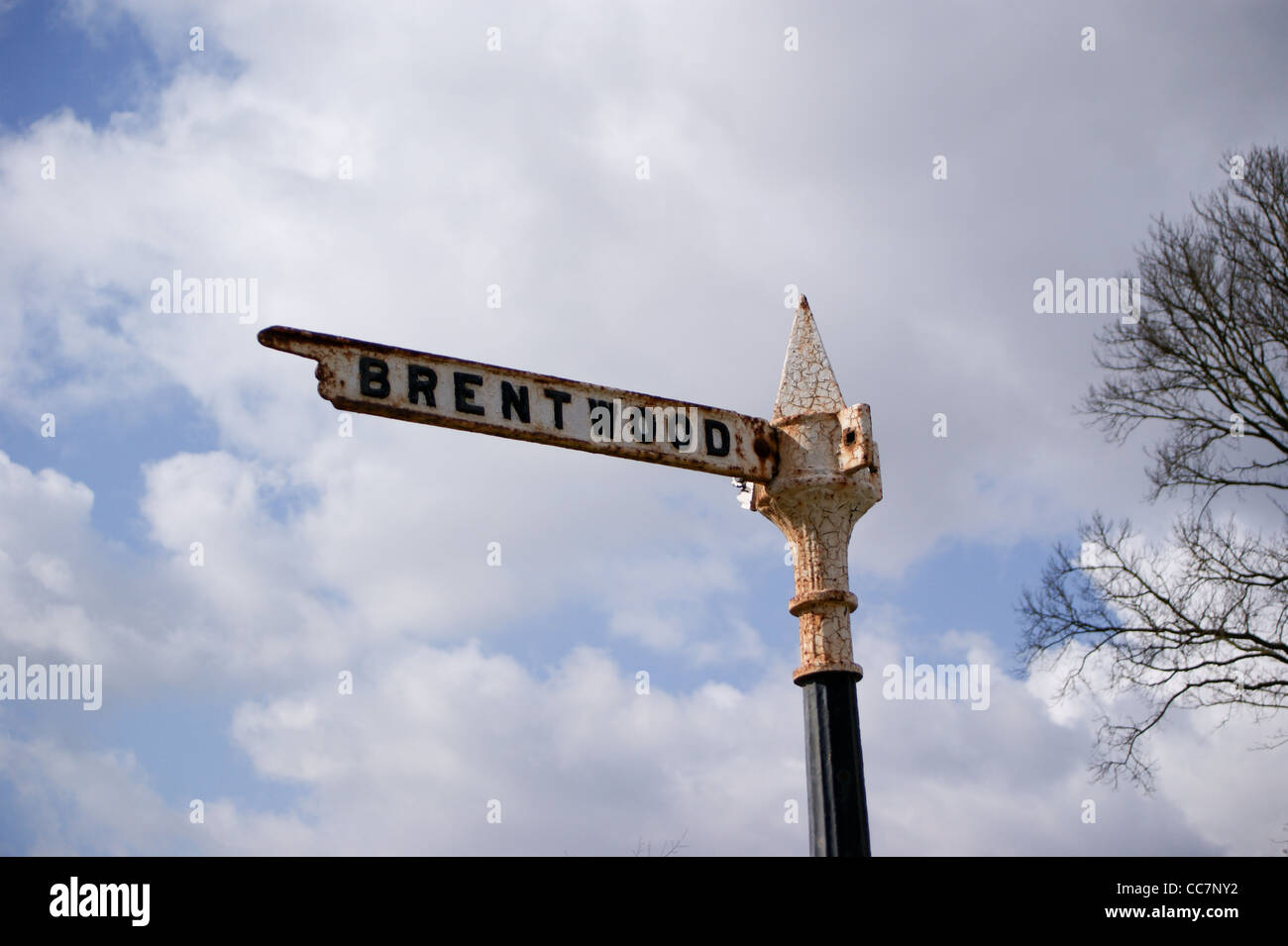 Finger post showing the way to Brentwood,  Norwood End, Fyfield, Essex Stock Photo