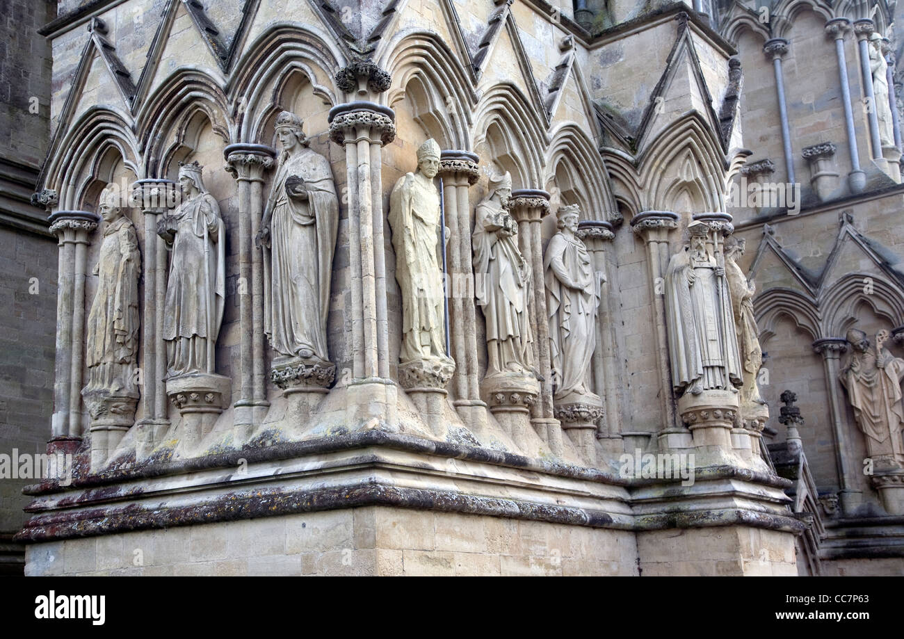 Stone statues Salisbury cathedral, Wiltshire, England Stock Photo Alamy