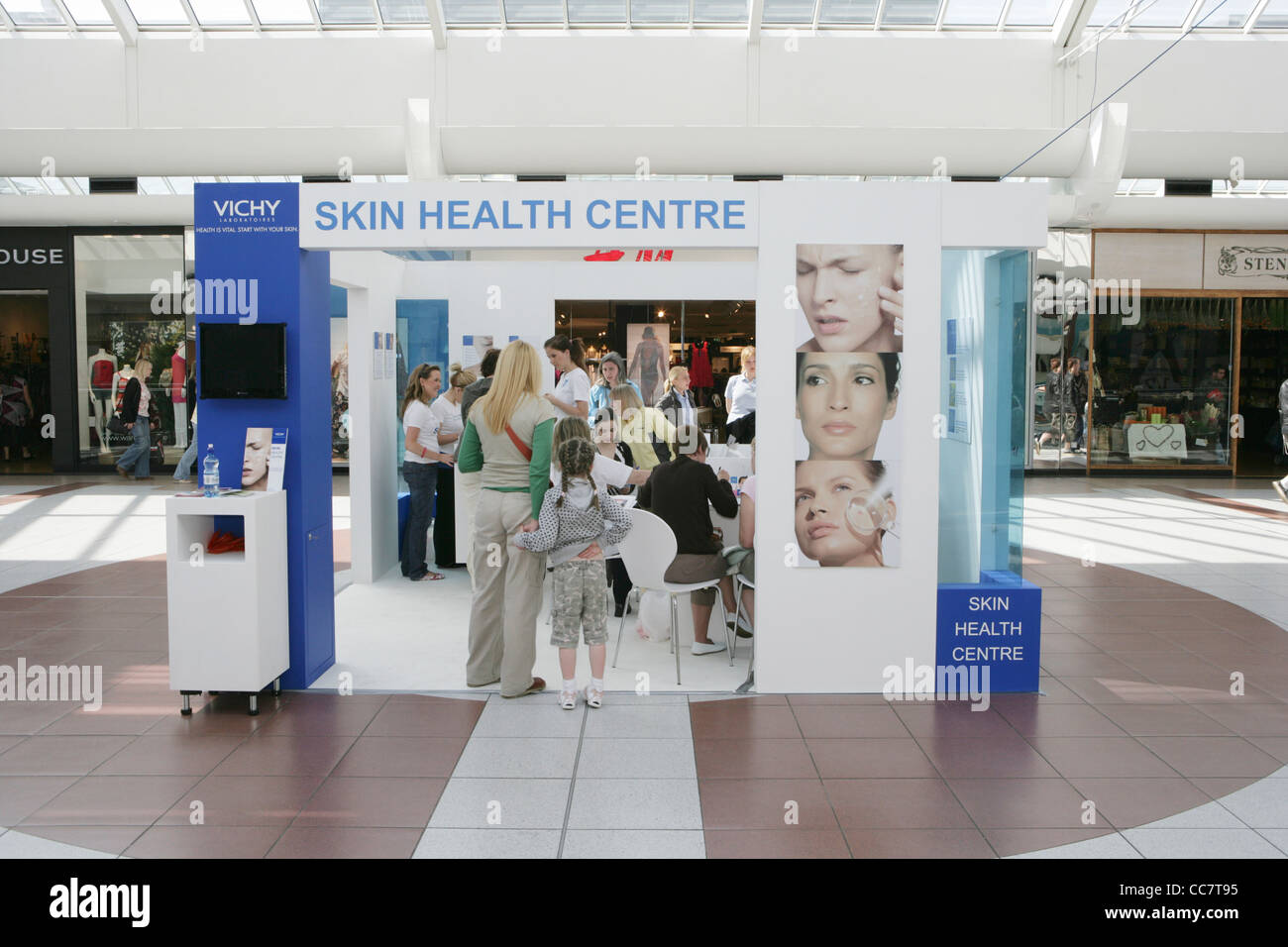 Skin Clinic for women run by La Roche Posay in a shopping mall/ shopping  centre Stock Photo - Alamy