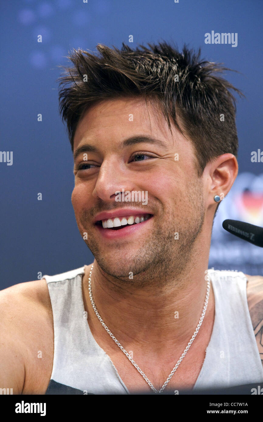 Blue Duncan James High Resolution Stock Photography And Images Alamy Blue Duncan James High Resolution Stock Photography And Images Alamy