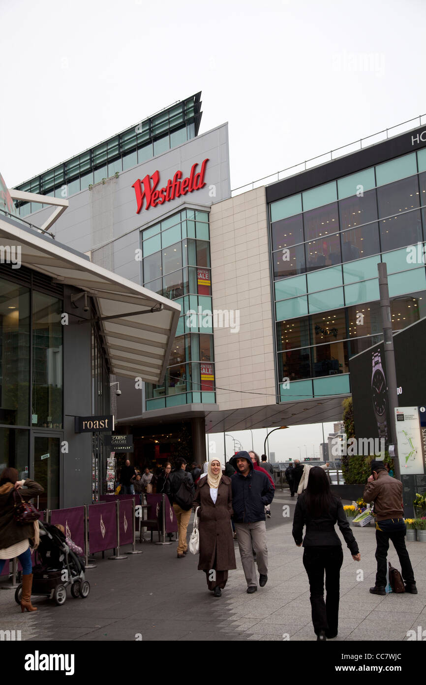 Westfield Shopping Centre approach Stock Photo Alamy