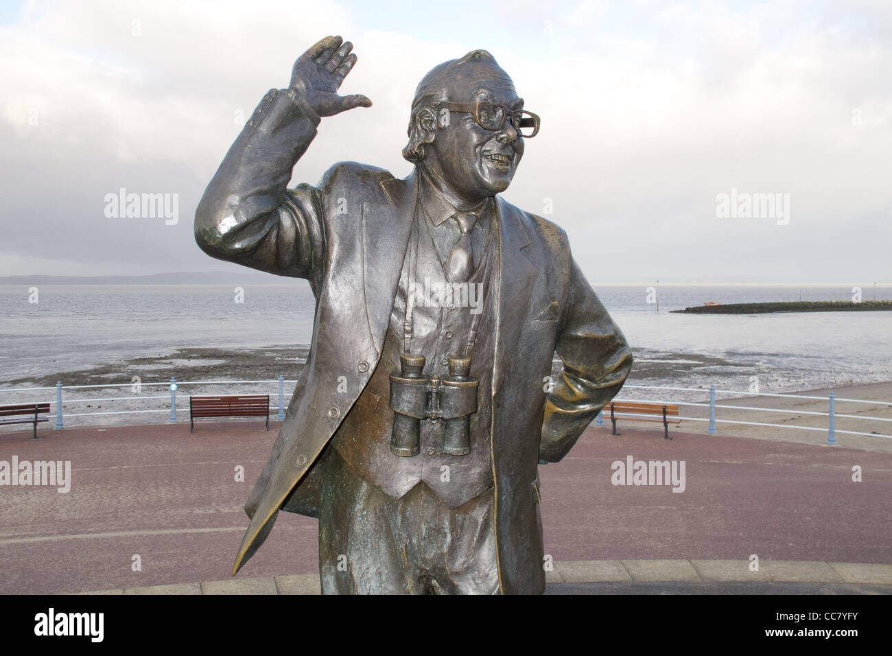 Eric Morecambe Statue at Morecambe Stock Photo Alamy