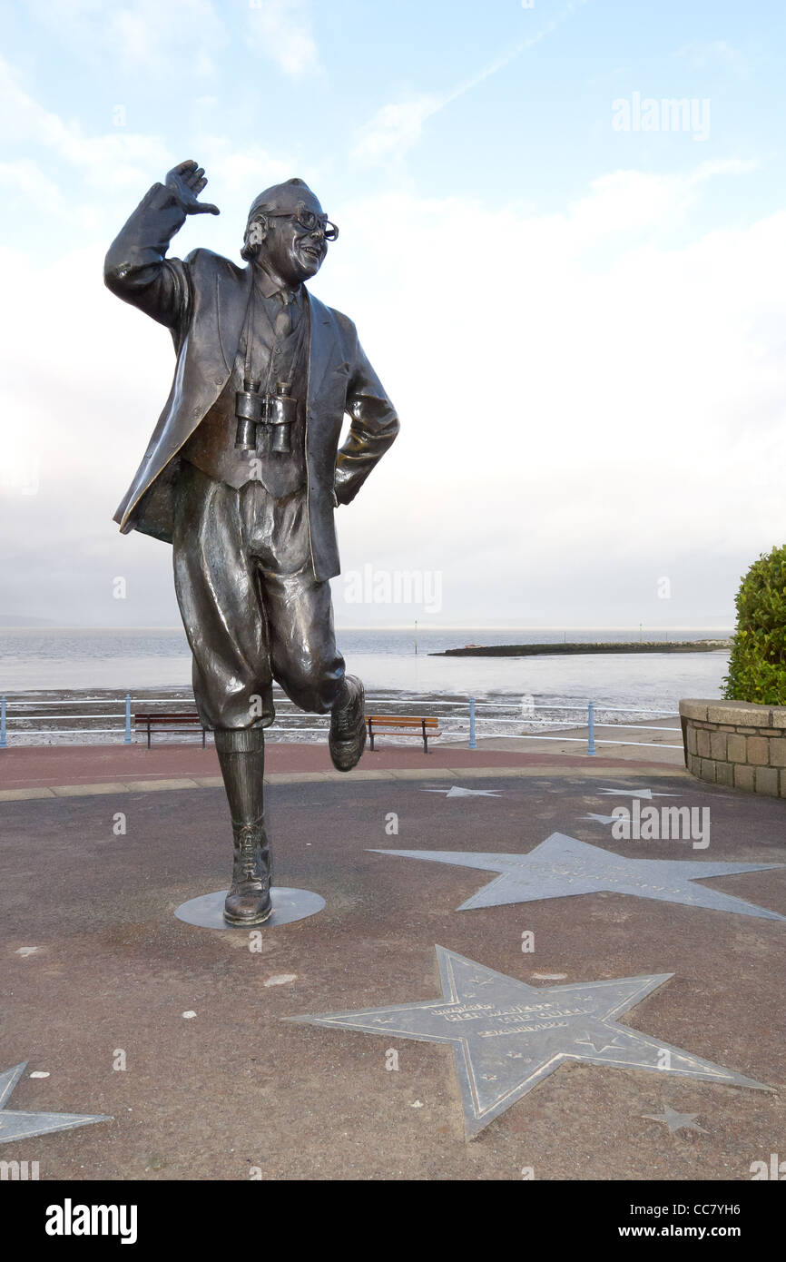 Eric Morecambe Statue at Morecambe Stock Photo Alamy