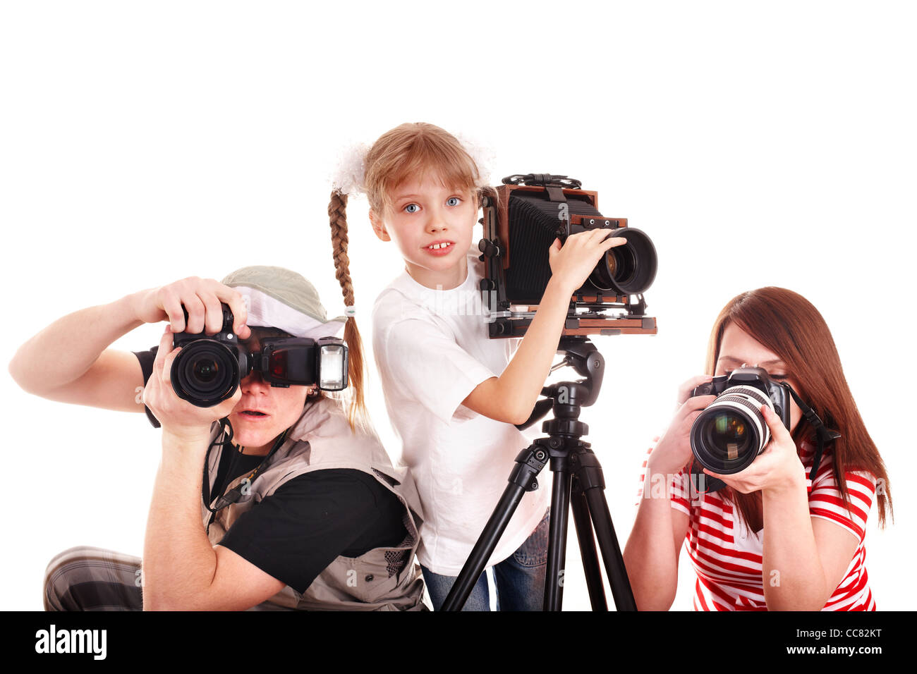 Семейная вебка. Семья с фотоаппаратом. Ребенок с видеокамерой. В объективе мама. Семья с камерой.