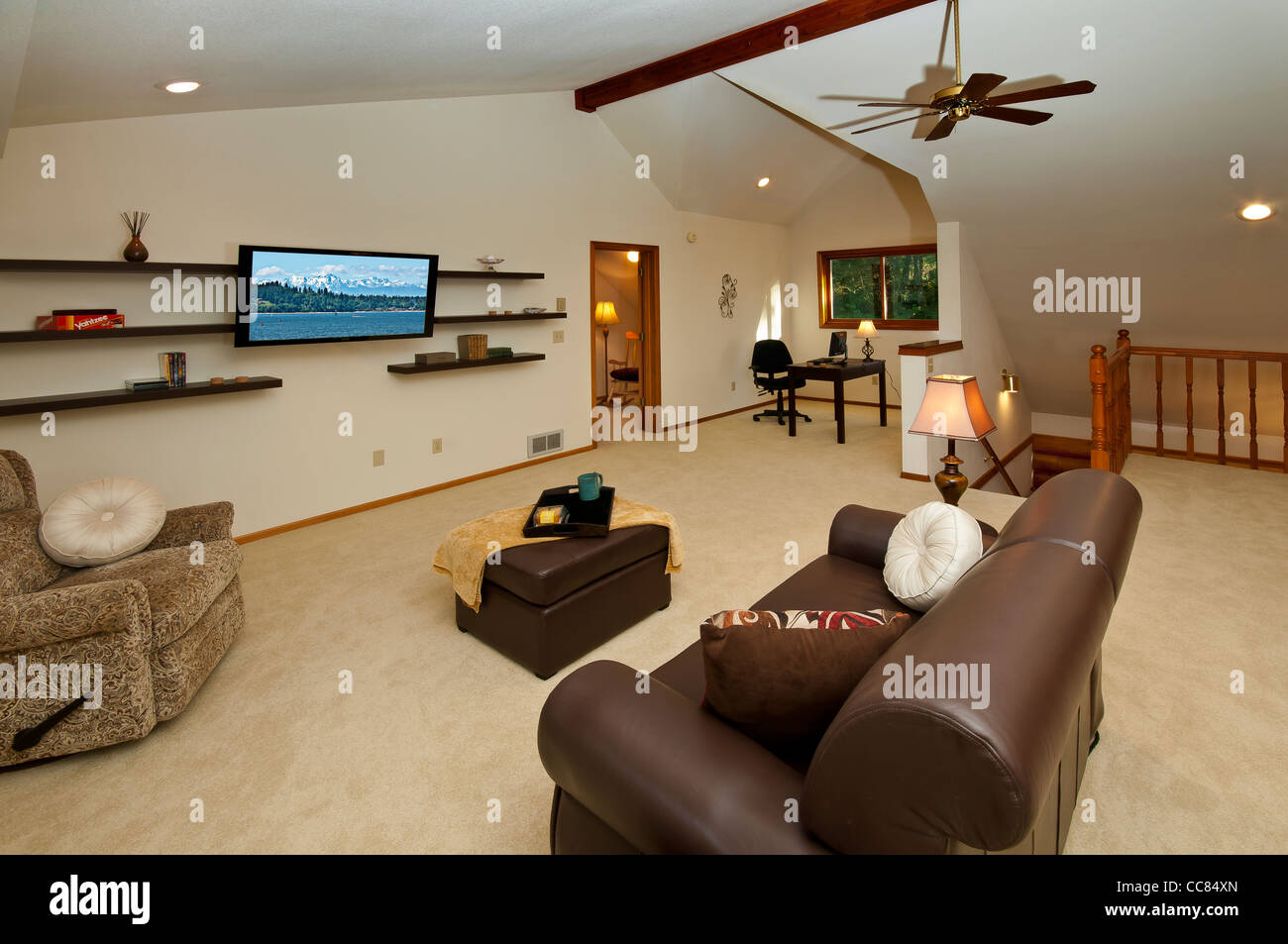 Loft In Luxury Log Cabin Frame Home Stock Photo 41976109 Alamy