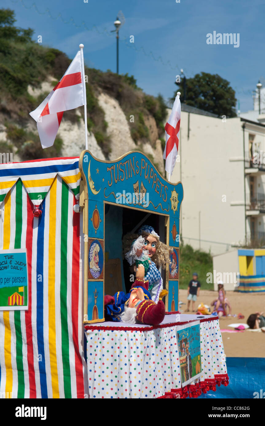 Punch & Judy show. Viking Bay. Broadstairs, Kent. England. UK Stock