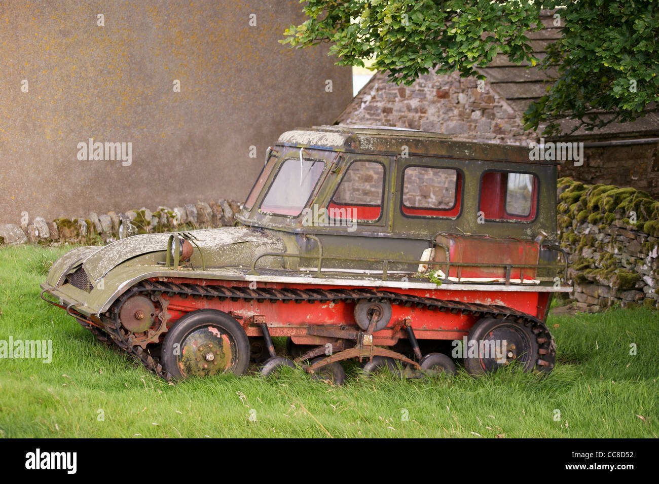 An abandoned tracked tractor, Baldersdale, Teesdale, County Durham, England Stock Photo