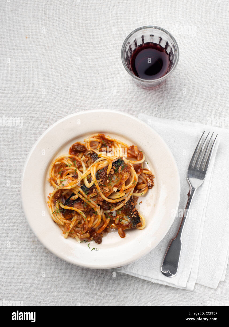 bucatini sardines Italian main meal Stock Photo Alamy